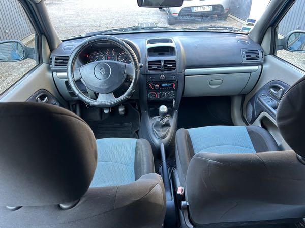 Renault Clio II (2) 1.9 DTI 80 EXPRESSION CLIM 3P