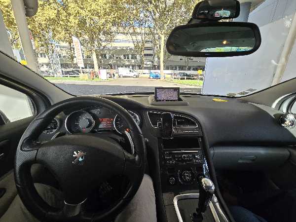 Peugeot 5008 Peugeot 5008 1.6 hdi FAP 112 cv 2011 boîtes auto 7 Place