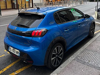Peugeot 208 II 1.5 BLUEHDI 100 S&amp;S GT LINE