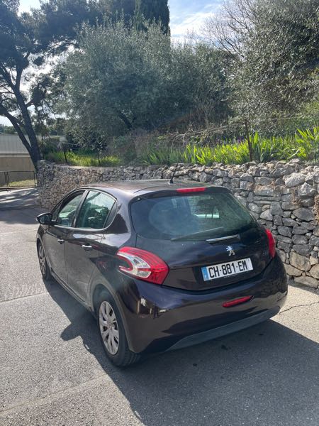 Peugeot 208 1.4 HDI FAP 68 BUSINESS 5P