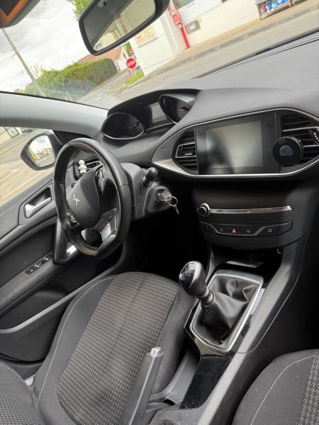 Peugeot 308 308sw 1.5 BLUEHDI 130cv