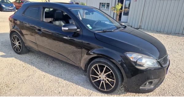 Kia Ceed coupe 1.6l crdi 90ch pack gps 05/2011