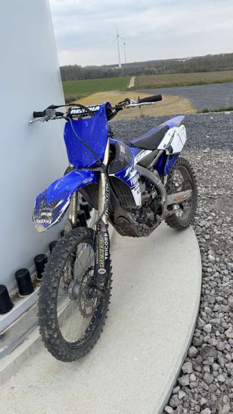 YAMAHA YZF