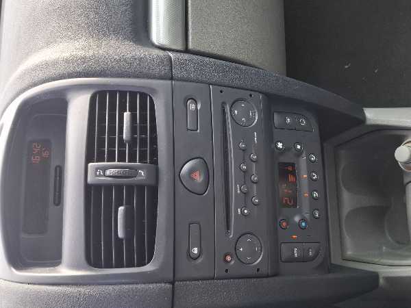 Renault Clio III 1.4 16V 100 EXPRESSION 5P