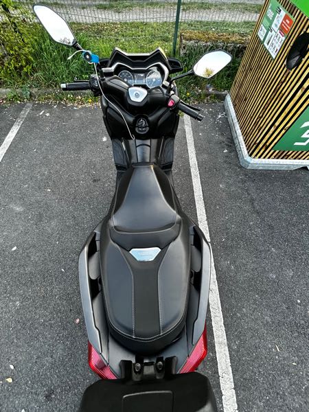 YAMAHA X-MAX ABS