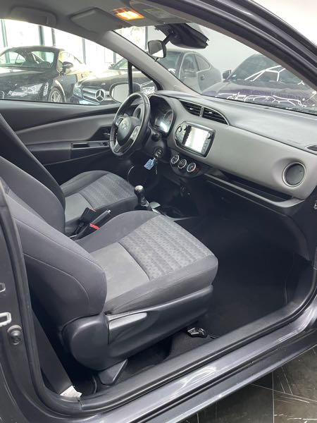 Toyota Yaris III (3) 69 VVT-I ACTIVE 3P
