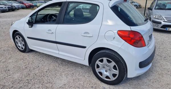 Peugeot 207 1.4l 90ch pack clim 2007 distri neuve