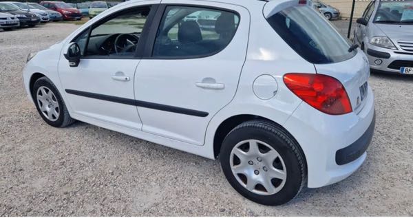Peugeot 207 1.4l 90ch pack clim 2007 distri neuve
