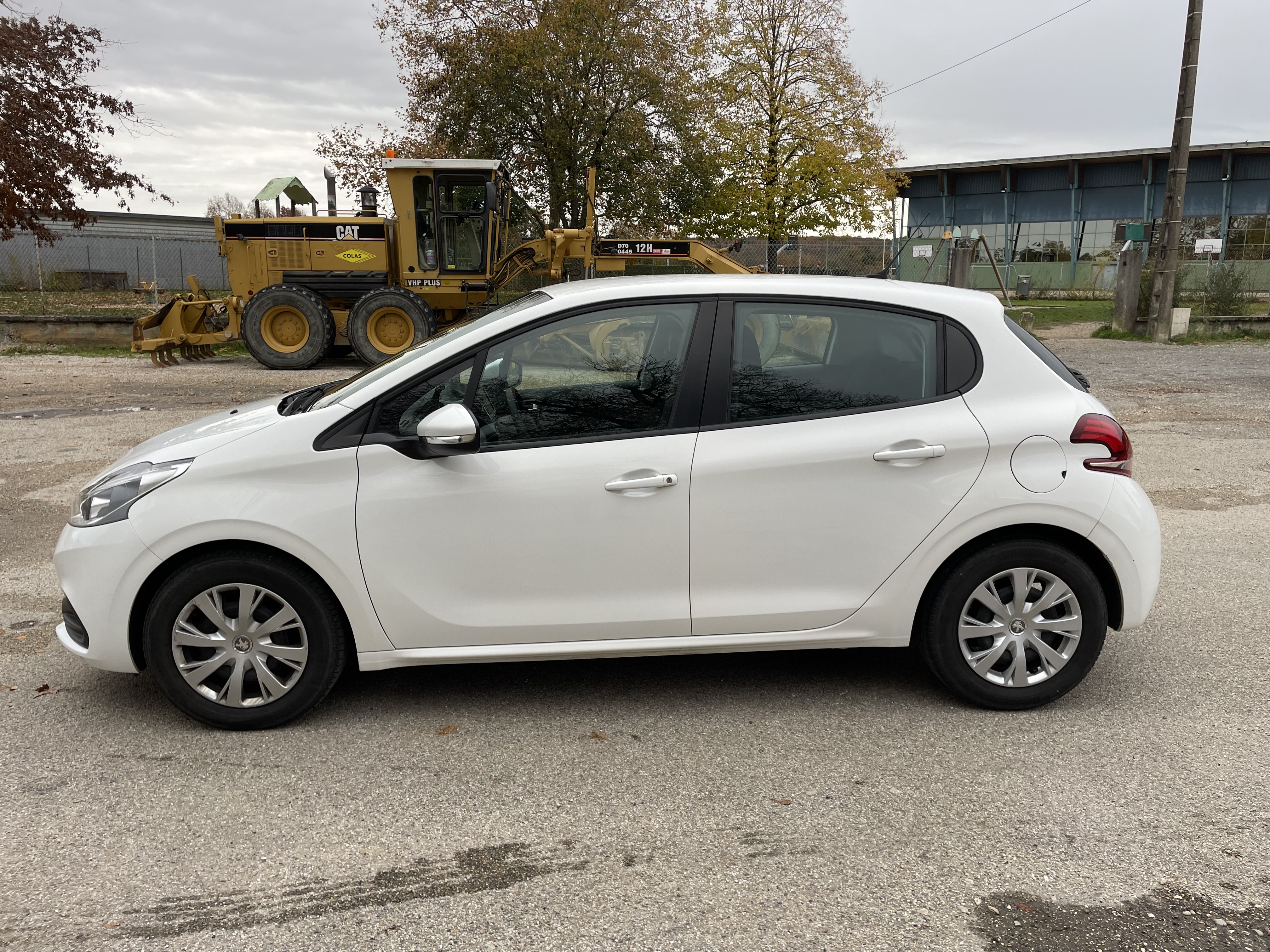 Peugeot 208 (2) 1.2 PURETECH 82 ALLURE 5P