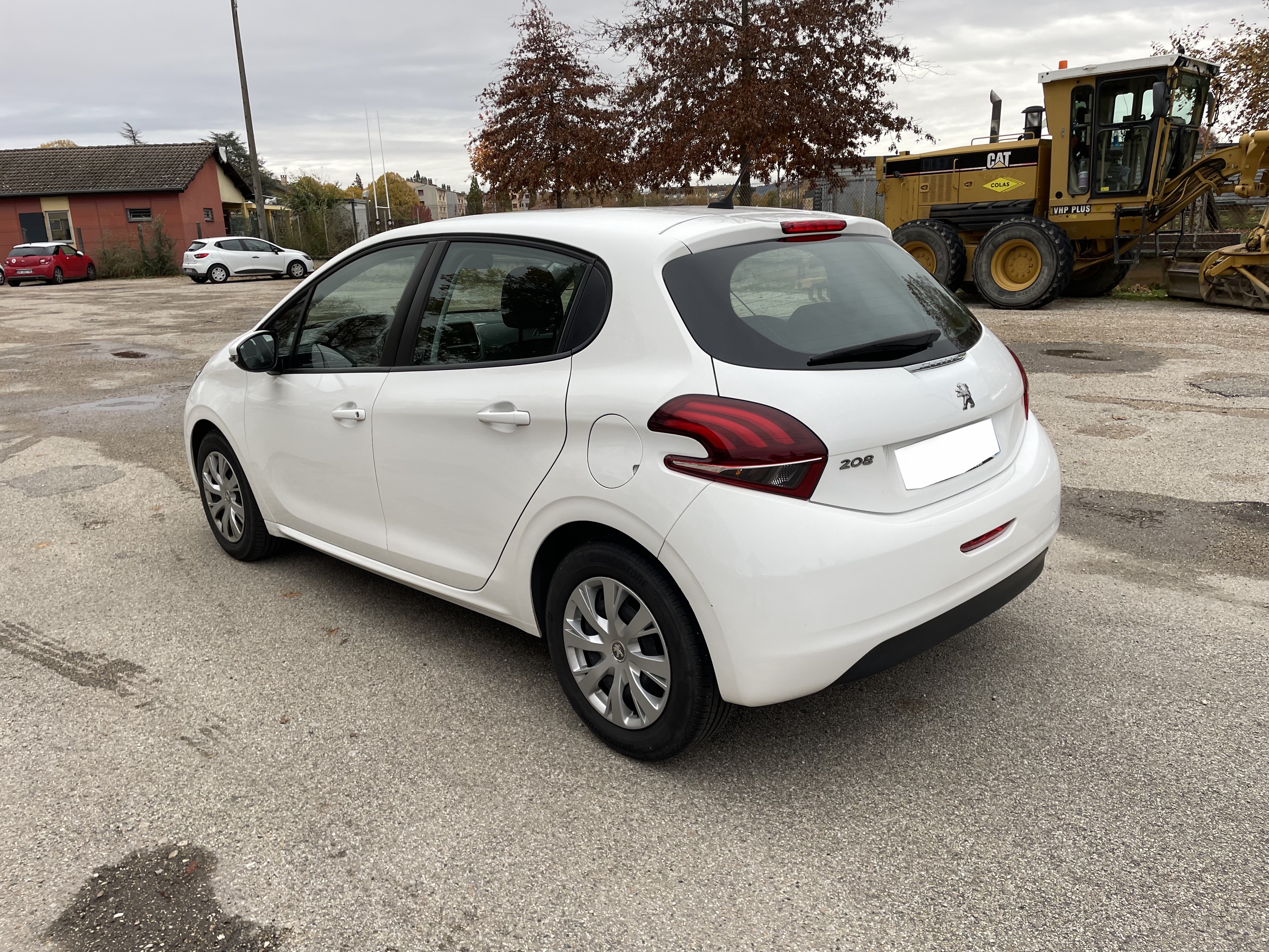 Peugeot 208 (2) 1.2 PURETECH 82 ALLURE 5P