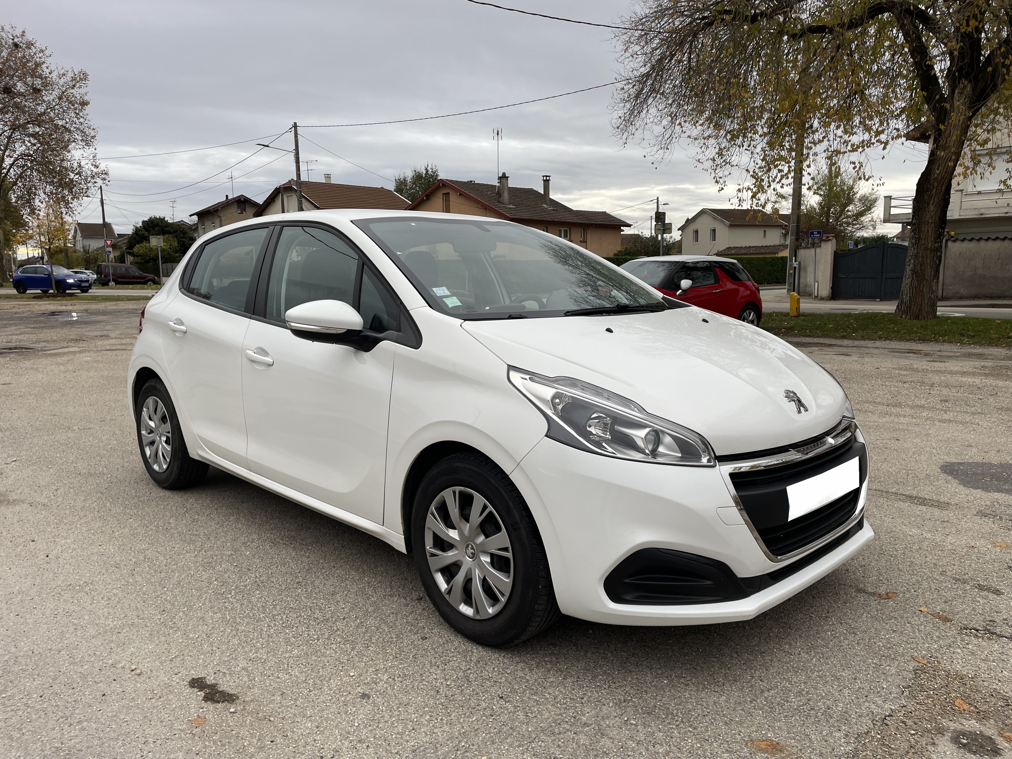 Peugeot 208 (2) 1.2 PURETECH 82 ALLURE 5P