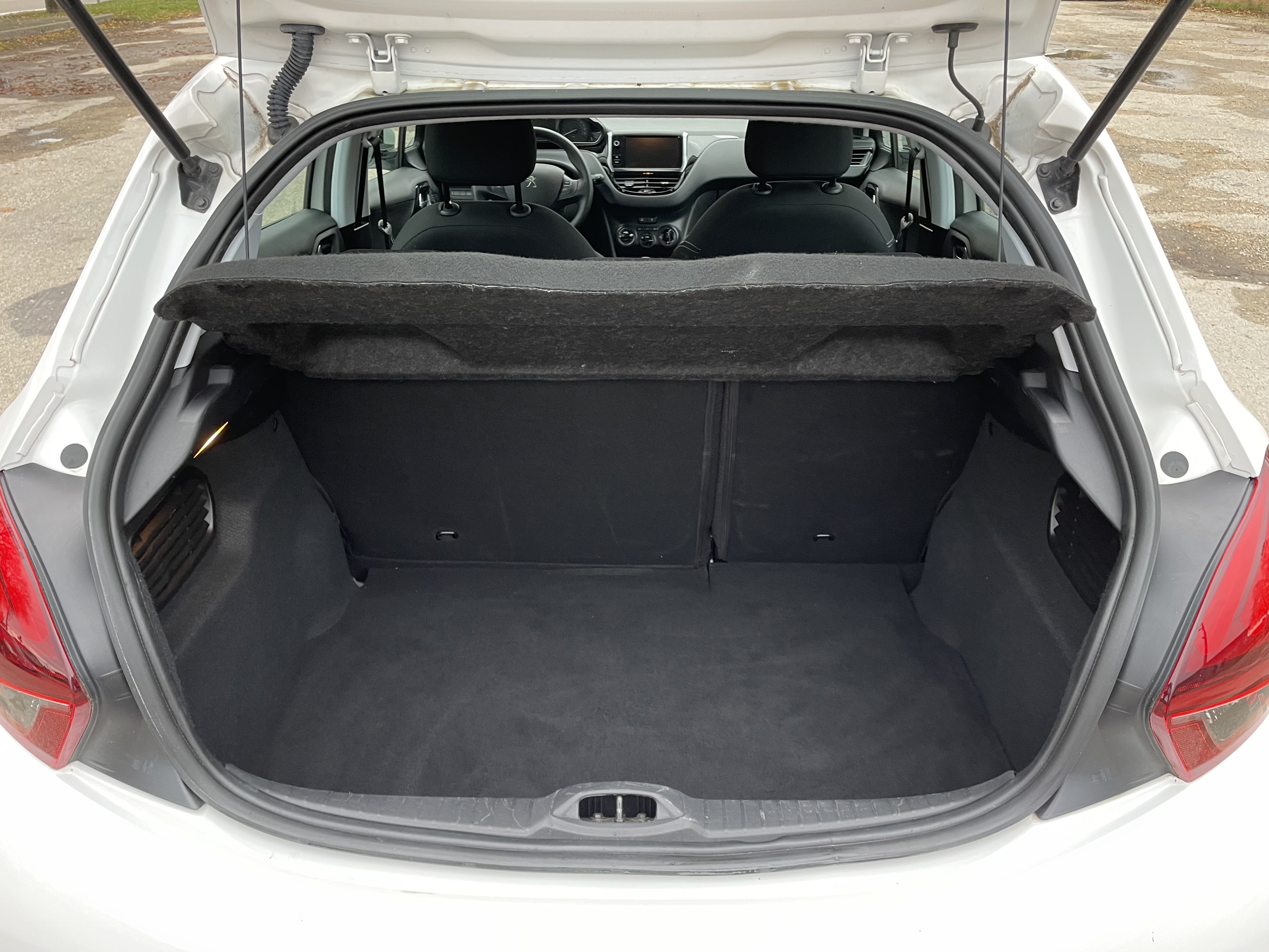 Peugeot 208 (2) 1.2 PURETECH 82 ALLURE 5P