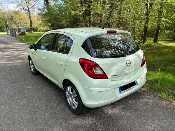 Opel Corsa IV (2) 1.2 TWINPORT 85 COOL LINE 5P