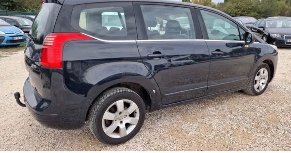 Peugeot 5008 1.6l hdi 110ch PACK CLIM