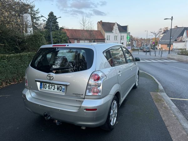 Toyota Corolla Verso II (2) 136 D-4D LIMITED EDITION 7PL