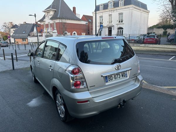 Toyota Corolla Verso II (2) 136 D-4D LIMITED EDITION 7PL