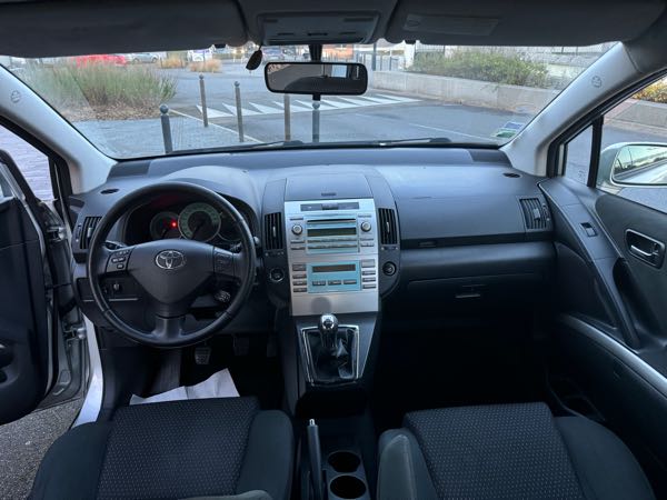 Toyota Corolla Verso II (2) 136 D-4D LIMITED EDITION 7PL