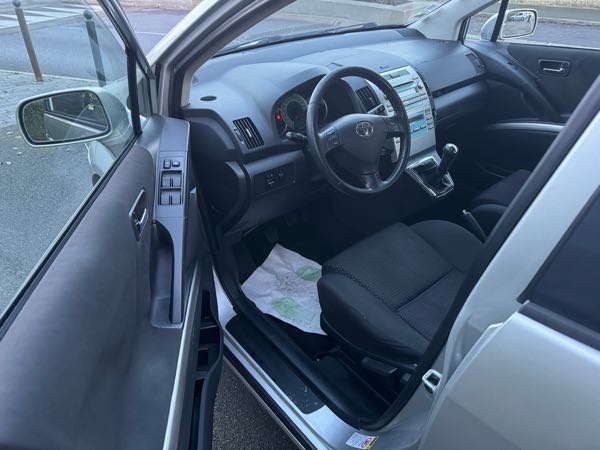 Toyota Corolla Verso II (2) 136 D-4D LIMITED EDITION 7PL