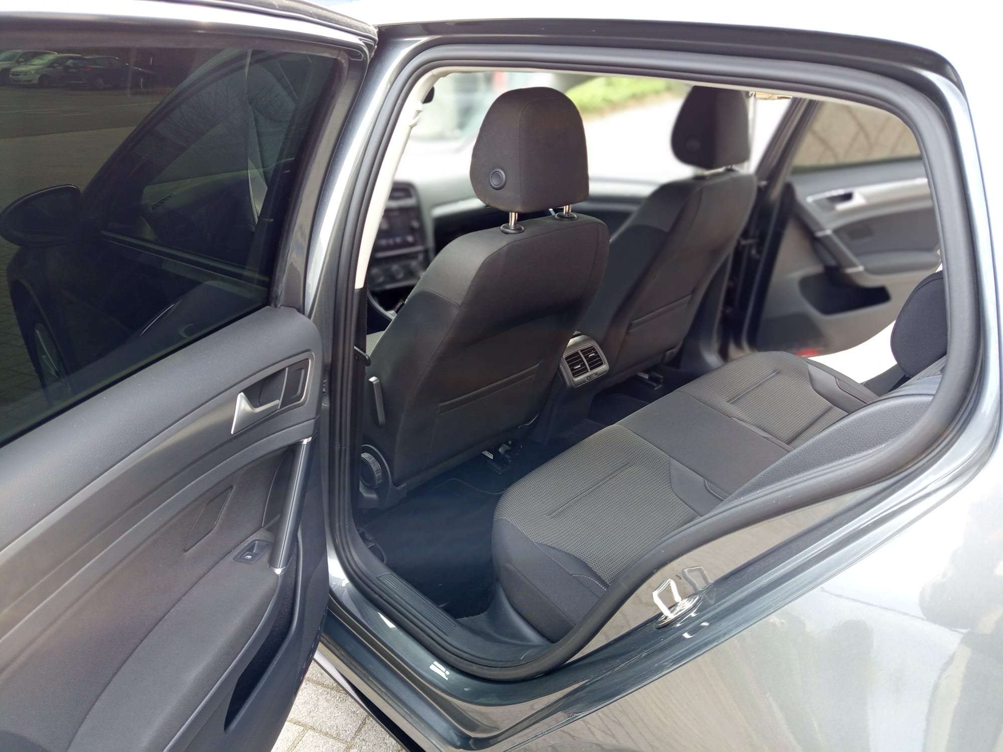 Volkswagen Golf 1.6 SCR TDi Comfortline (EU6.2)