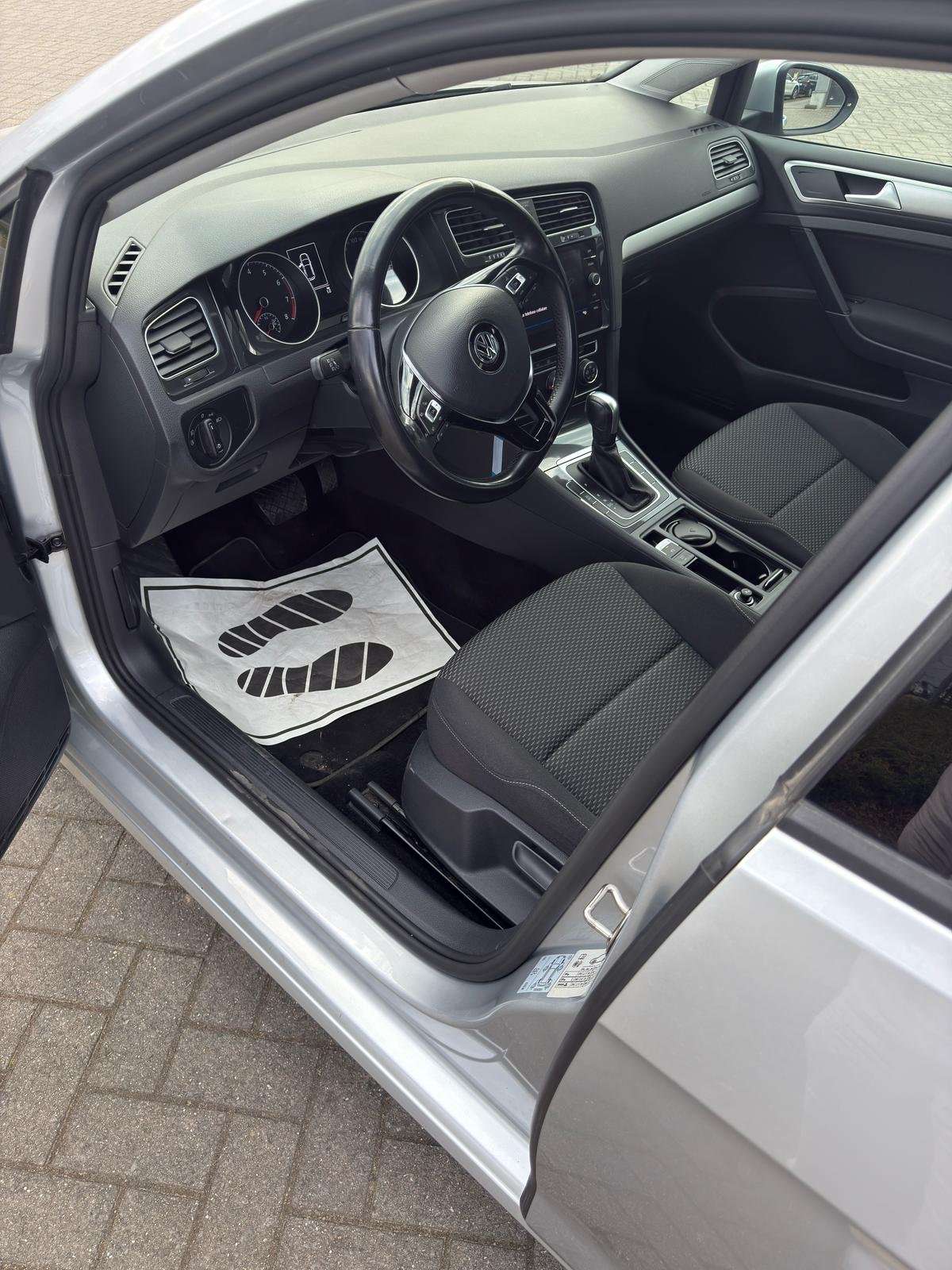 Volkswagen Golf 1.5 TGI  TRENDLINE DSG