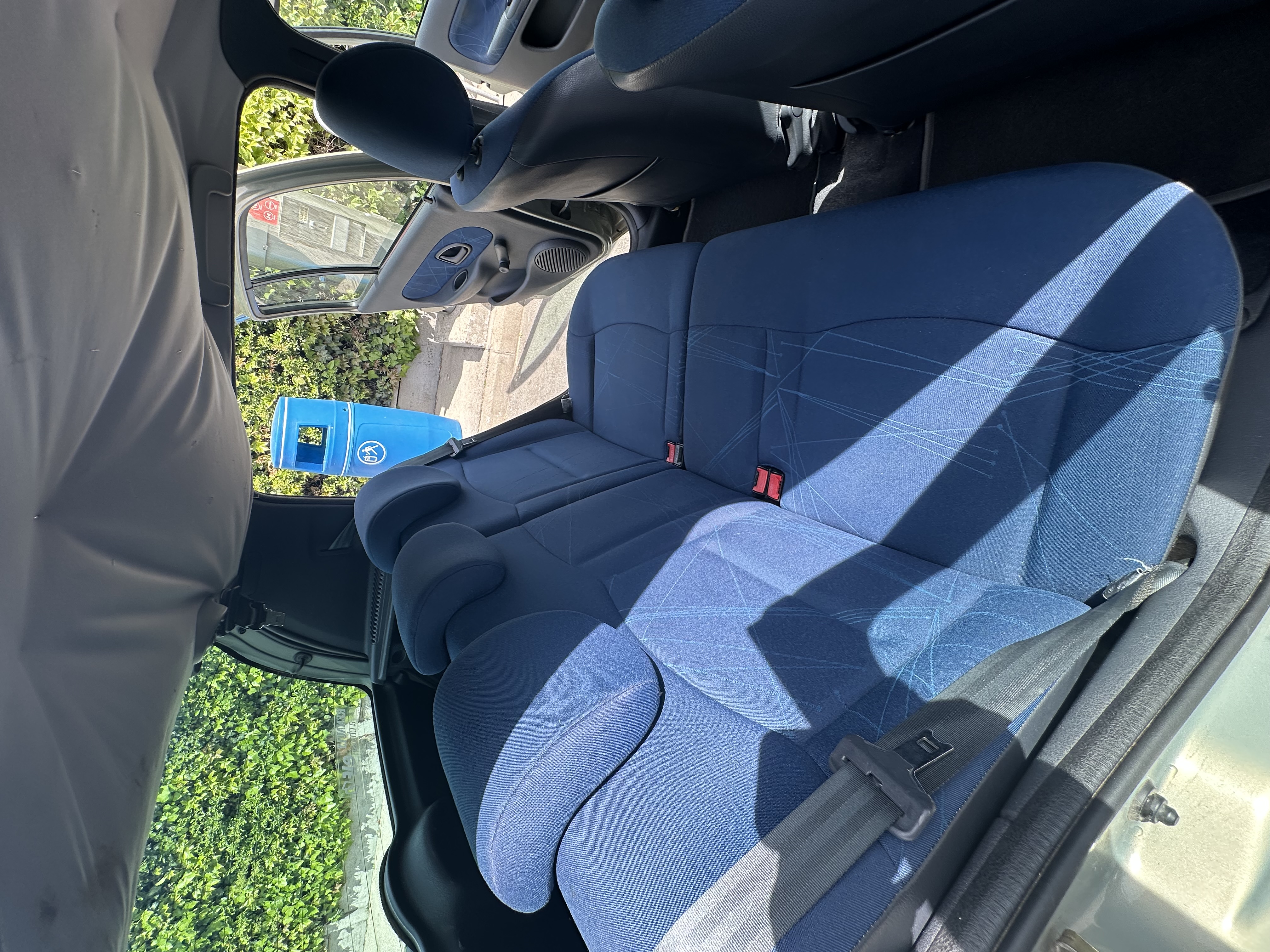 Renault Clio deuxieme main / intérieur clinique / boite semi auto
