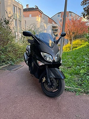 YAMAHA T-MAX BLACK MAX ABS