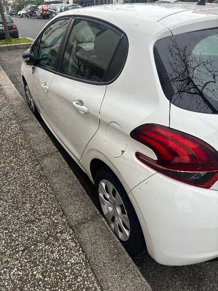Peugeot 208 (2) 1.2 PURETECH 68 LIKE 5P