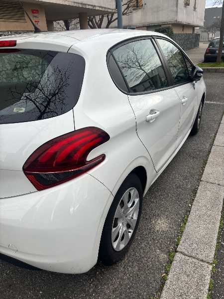 Peugeot 208 (2) 1.2 PURETECH 68 LIKE 5P