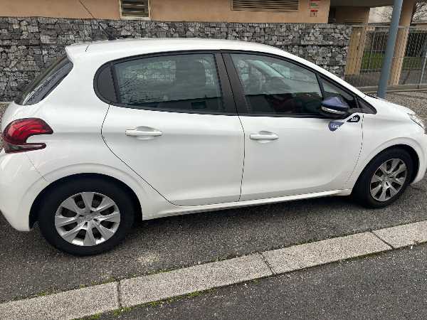 Peugeot 208 (2) 1.2 PURETECH 68 LIKE 5P