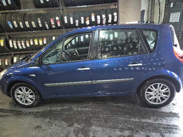 Renault Grand Scenic II (2) 1.9 DCI 130 DYNAMIQUE 7PL