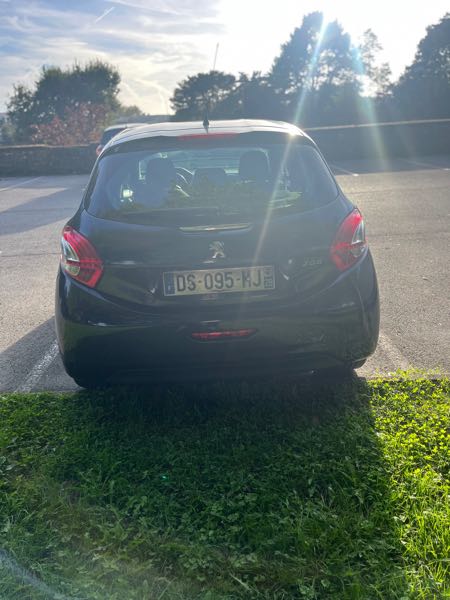 Peugeot 208 (2) 1.2 PURETECH 82 S&amp;S ACTIVE 5P