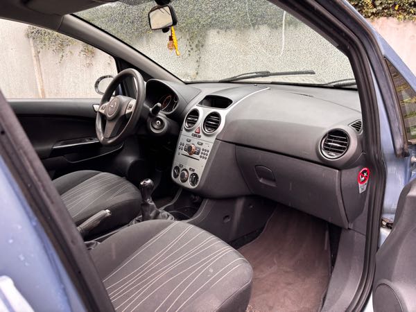 Opel Corsa IV 1.2 TWINPORT ENJOY 5P