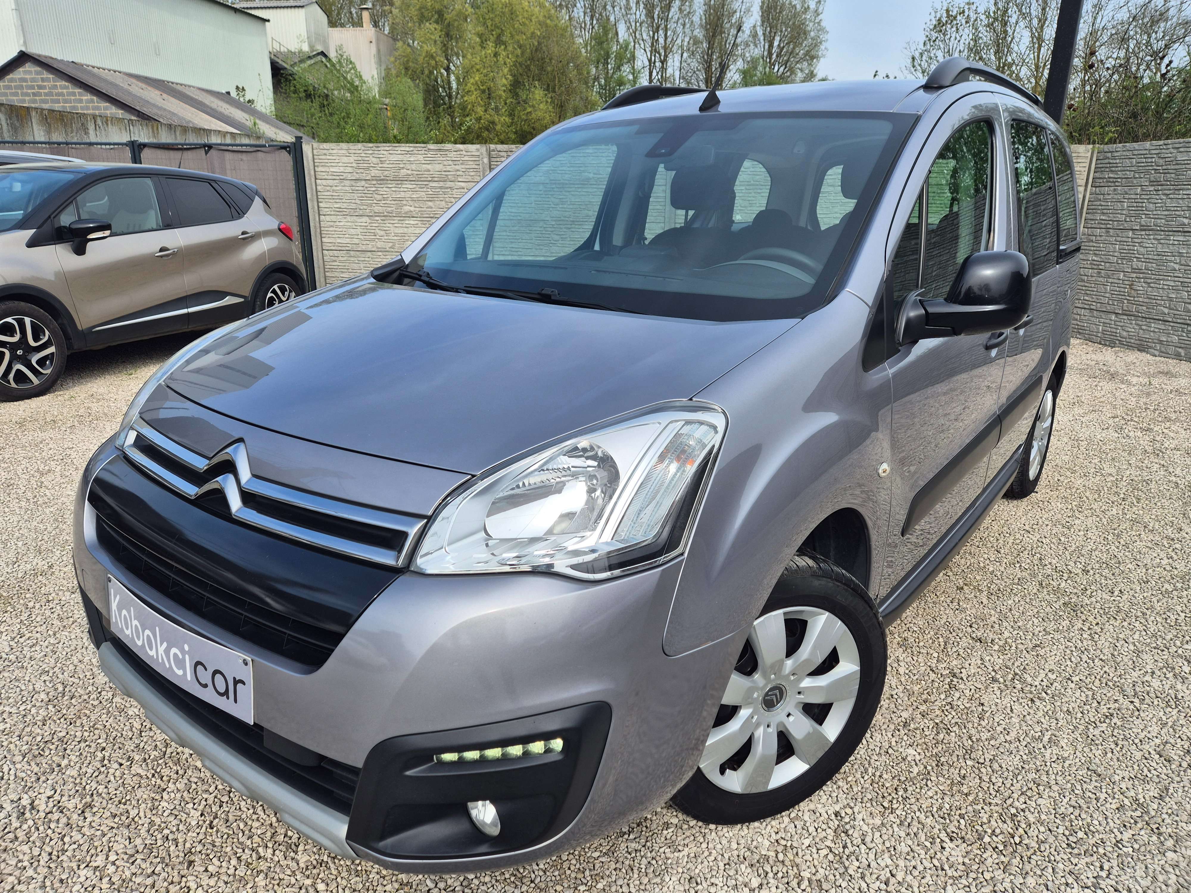 Citroen Berlingo 1.6 BlueHDi //CARPLAY//GPS//CRUISE/USB/GARANTIE