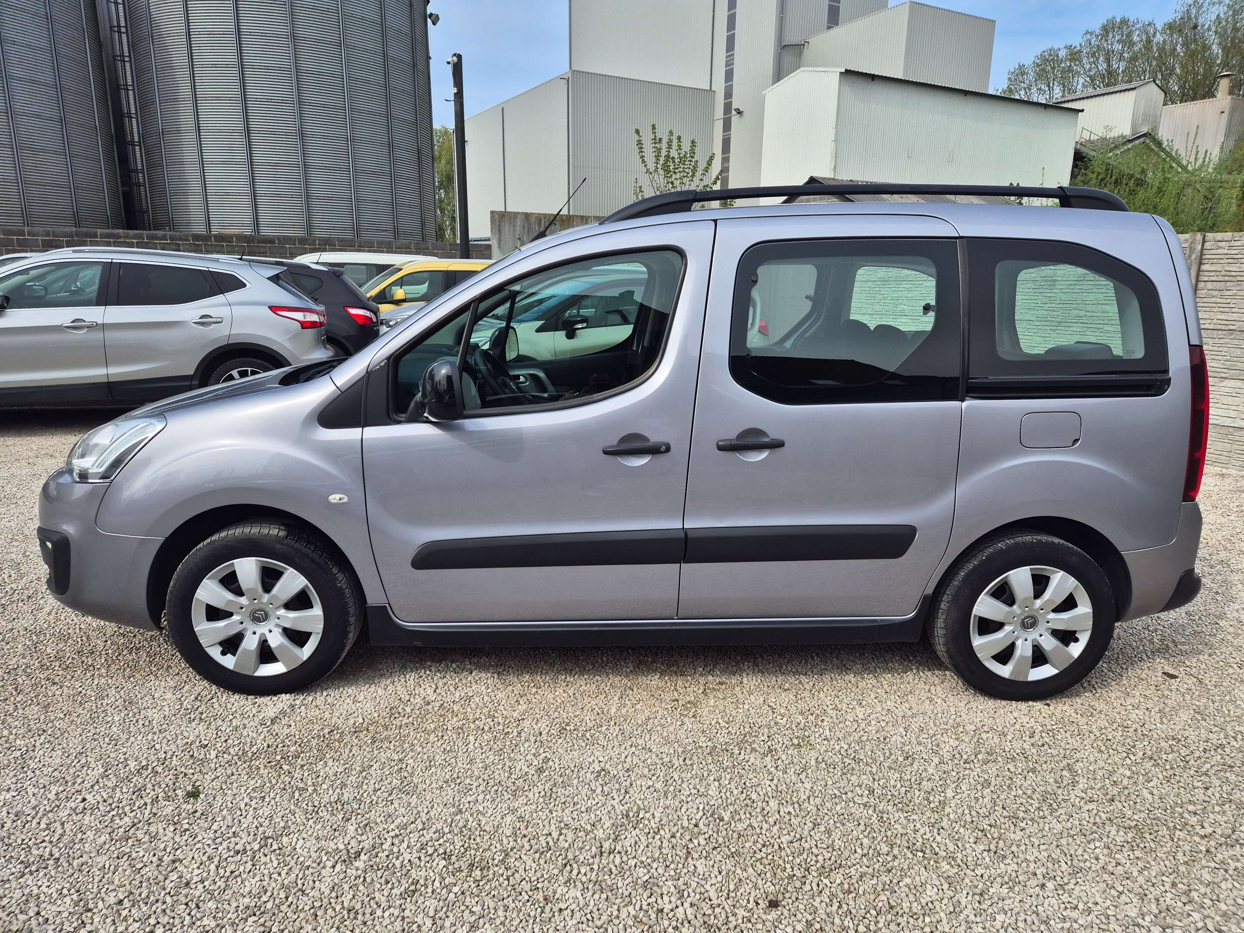 Citroen Berlingo 1.6 BlueHDi //CARPLAY//GPS//CRUISE/USB/GARANTIE
