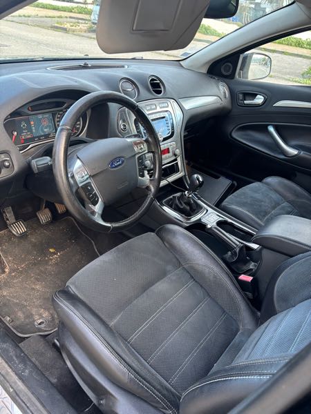 Ford Mondeo III (2) 1.8 TDCI 125 GHIA BVM6 4P