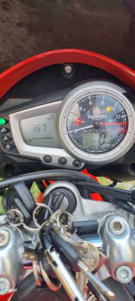 TRIUMPH STREET TRIPLE S ROUGE