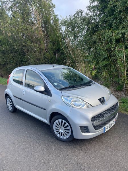 Peugeot 107 (2) 1.0 68 URBAN MOVE 2-TRONIC 5P
