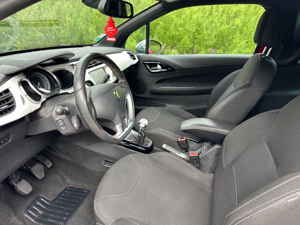 Ds 3 DS 3 1.6 BlueHDi 100cv SS BVM5 So Chic, 5 cv / 3 ptes/ 5pl
