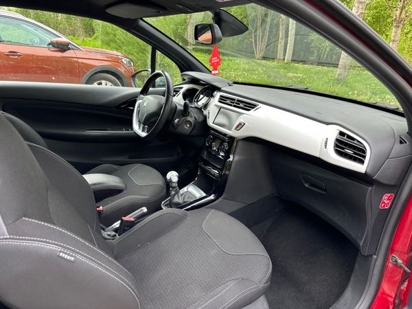 Ds 3 DS 3 1.6 BlueHDi 100cv SS BVM5 So Chic, 5 cv / 3 ptes/ 5pl
