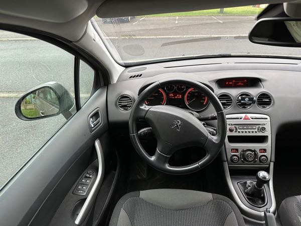 Peugeot 308 (2) SW 1.6 HDI 92 CONFORT PACK BVM5