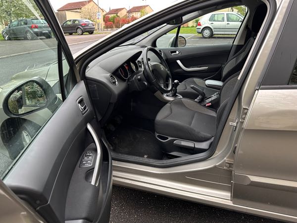 Peugeot 308 (2) SW 1.6 HDI 92 CONFORT PACK BVM5