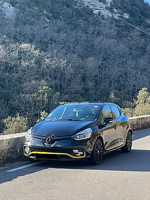 Renault Clio IV (2) 1.6 TURBO 220 RS 18 EDC