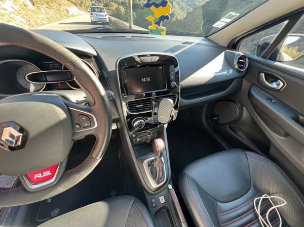 Renault Clio IV (2) 1.6 TURBO 220 RS 18 EDC