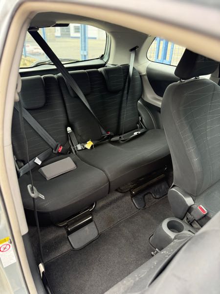 Toyota Yaris TOYOTA YARIS prête à immatriculer boit auto clim.