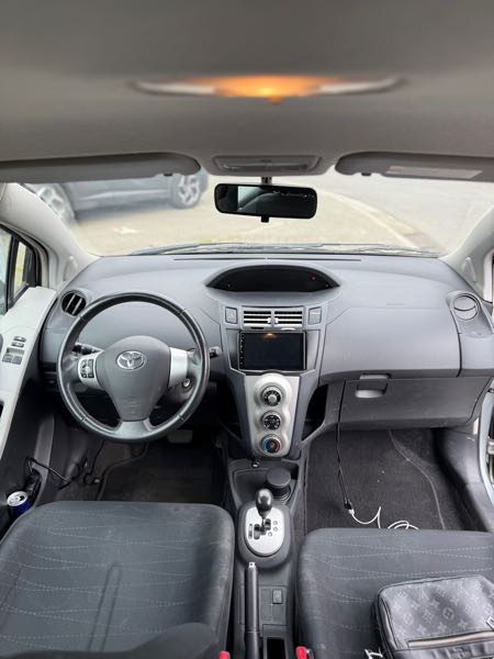 Toyota Yaris TOYOTA YARIS prête à immatriculer boit auto clim.