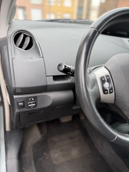 Toyota Yaris TOYOTA YARIS prête à immatriculer boit auto clim.