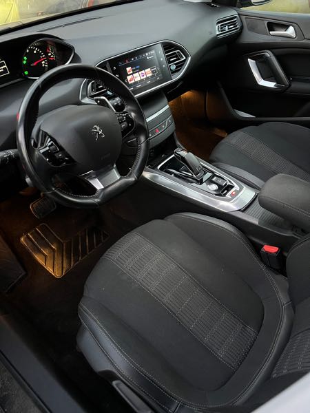 Peugeot 308 II (2) 1.5 BLUEHDI 130 EAT8 S&amp;S ALLURE PACK