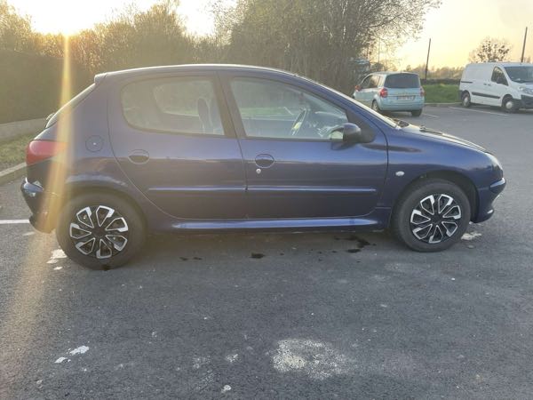 Peugeot 206 1.6 XT 5P 6CV