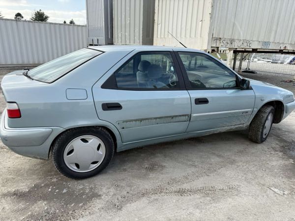 Citroen Xantia propre papier suisse