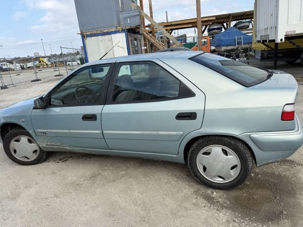 Citroen Xantia propre papier suisse